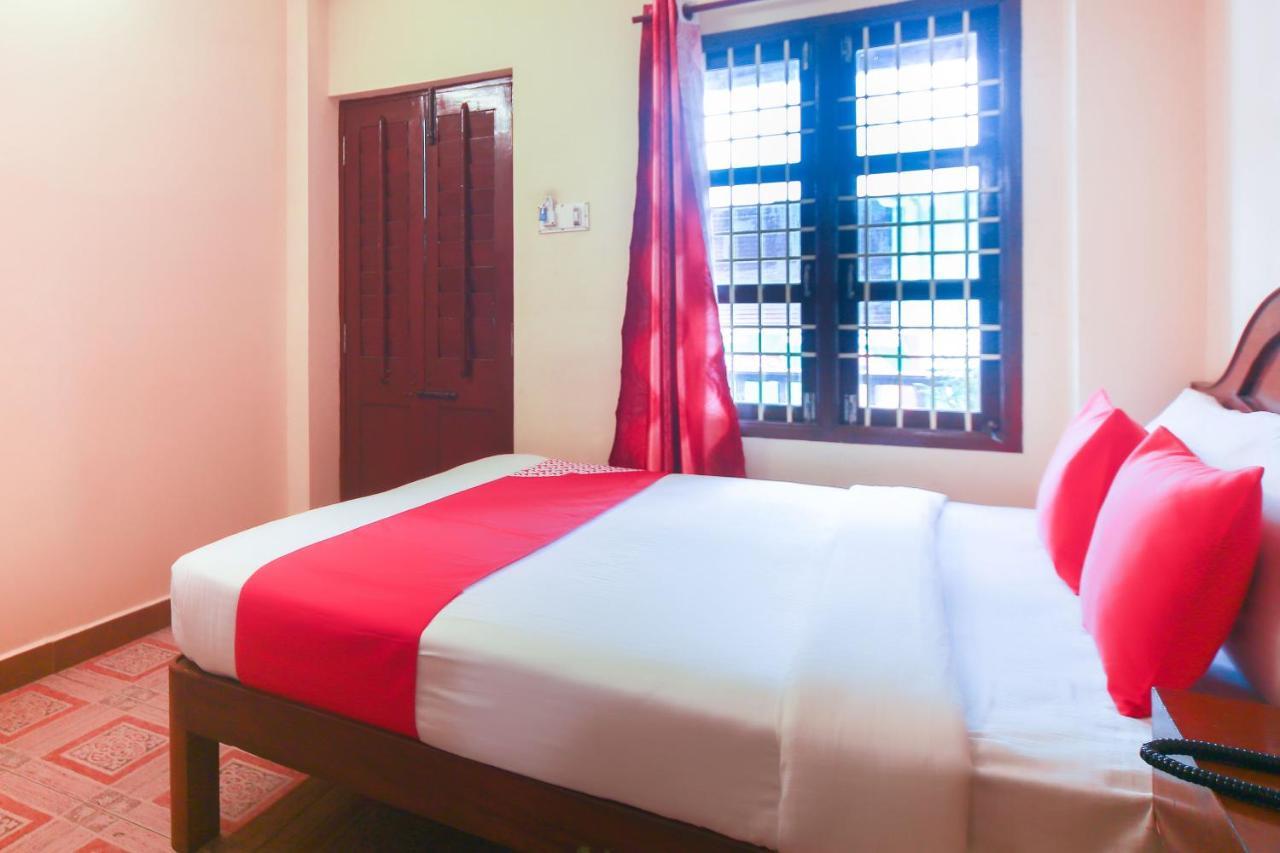 Oyo 23098 Ushama Heritage Guest House Puducherry Exterior foto