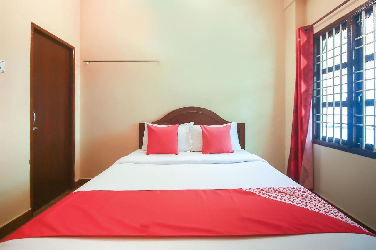 Oyo 23098 Ushama Heritage Guest House Puducherry Exterior foto
